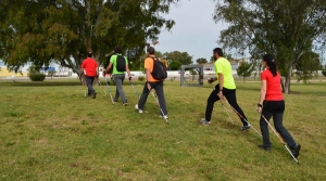 El Nordic Walking, una práctica deportiva con ayuda de bastones